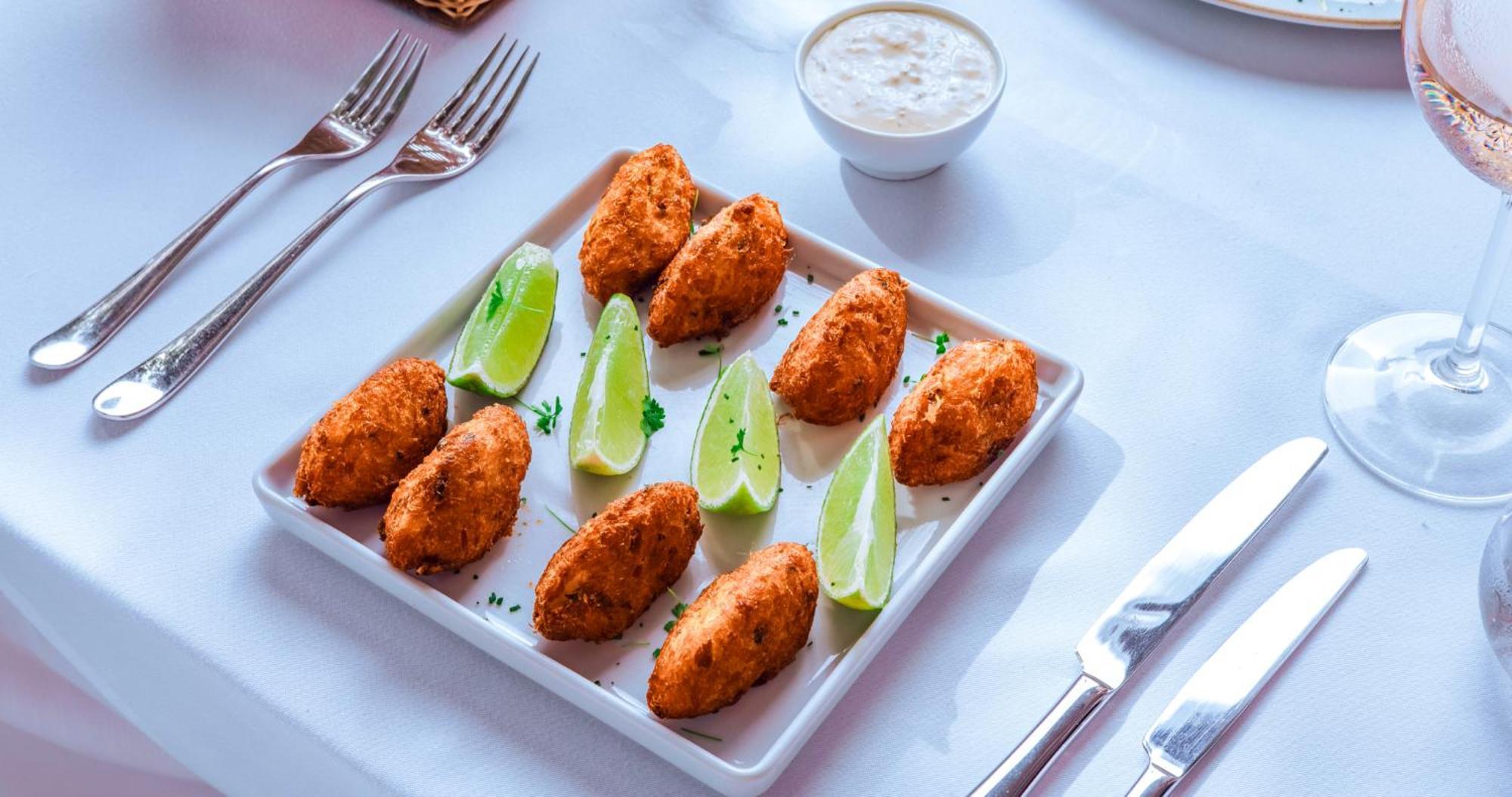 Dpny Beach Hotel & Spa Ильябела Экстерьер фото Crab cakes